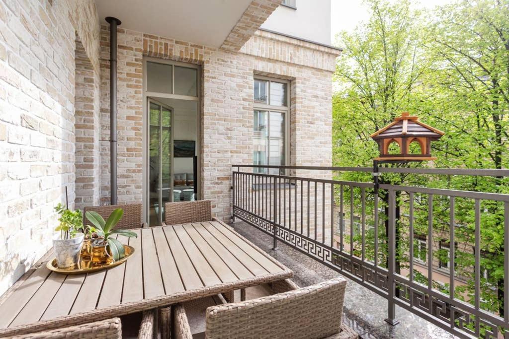 Jogailos Residence Peaceful Old Town Luxury 3 Bdr, 2 Bthr, Free Garage, Top-Speed Wifi Vilnius Bagian luar foto