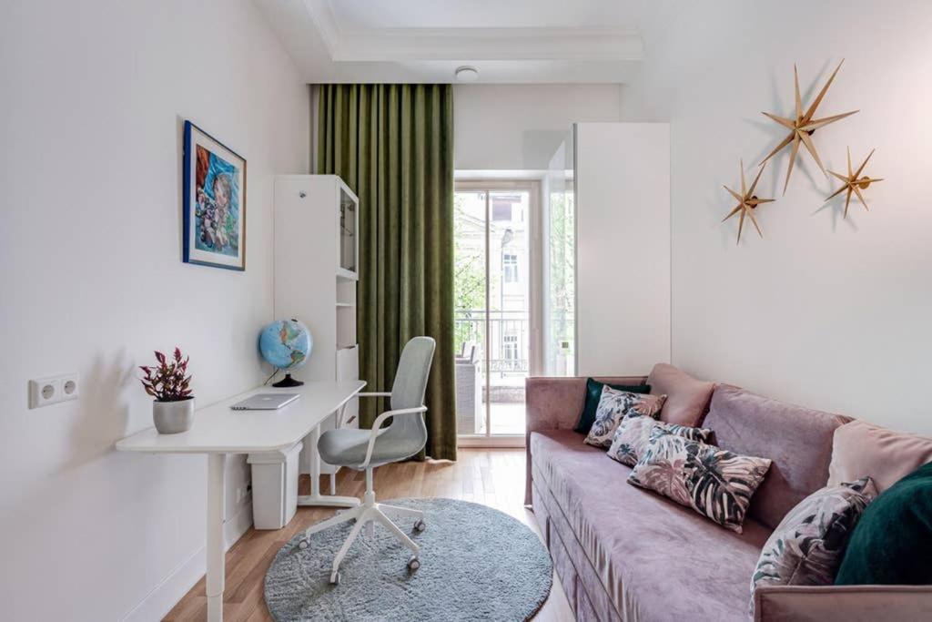 Jogailos Residence Peaceful Old Town Luxury 3 Bdr, 2 Bthr, Free Garage, Top-Speed Wifi Vilnius Bagian luar foto
