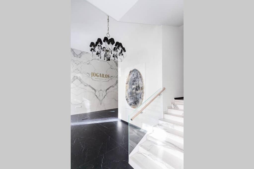 Jogailos Residence Peaceful Old Town Luxury 3 Bdr, 2 Bthr, Free Garage, Top-Speed Wifi Vilnius Bagian luar foto