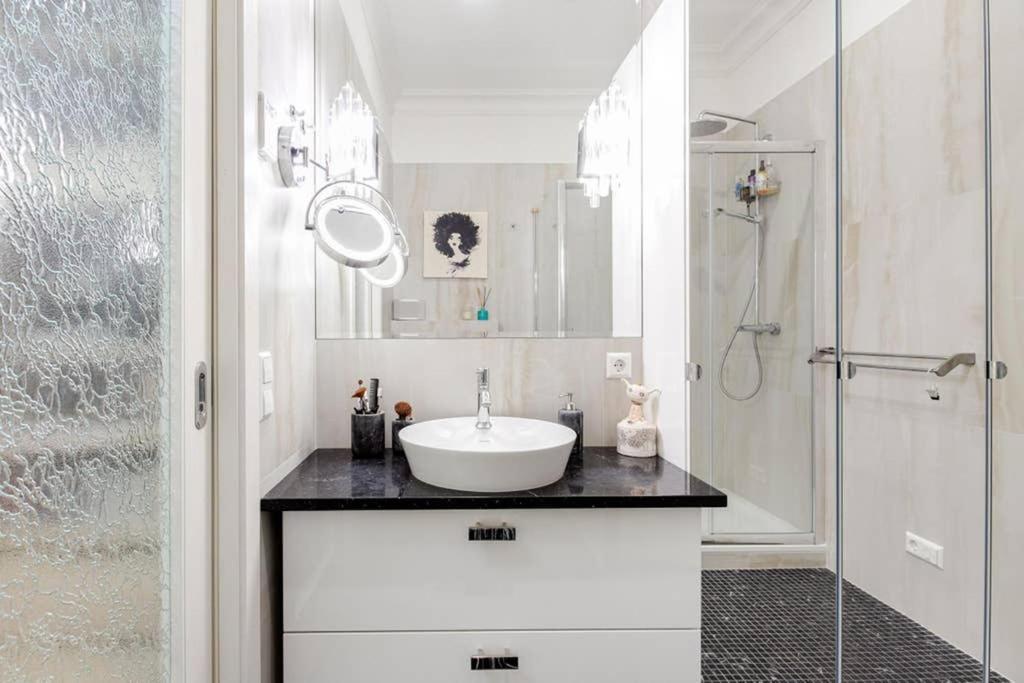 Jogailos Residence Peaceful Old Town Luxury 3 Bdr, 2 Bthr, Free Garage, Top-Speed Wifi Vilnius Bagian luar foto