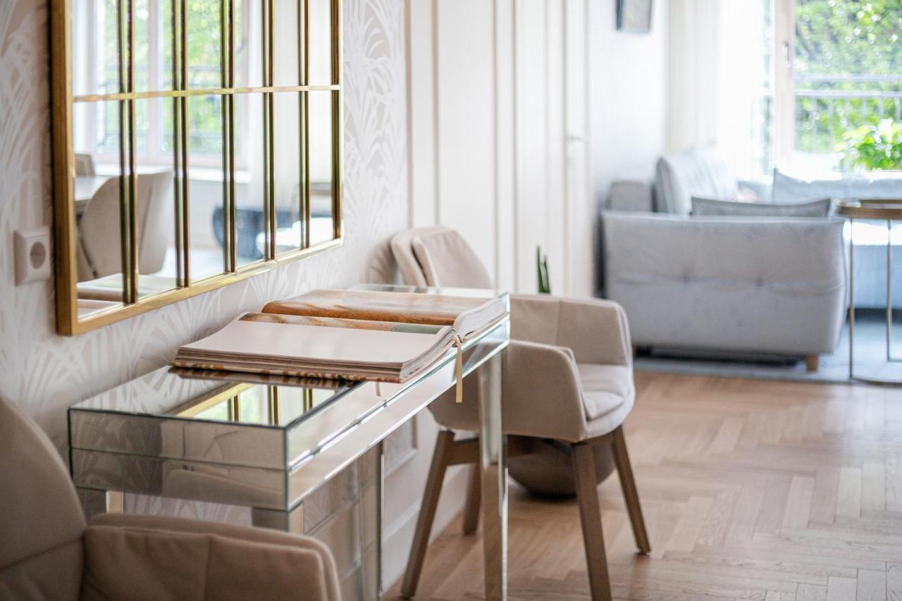 Jogailos Residence Peaceful Old Town Luxury 3 Bdr, 2 Bthr, Free Garage, Top-Speed Wifi Vilnius Bagian luar foto