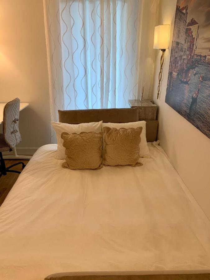 Jogailos Residence Peaceful Old Town Luxury 3 Bdr, 2 Bthr, Free Garage, Top-Speed Wifi Vilnius Bagian luar foto